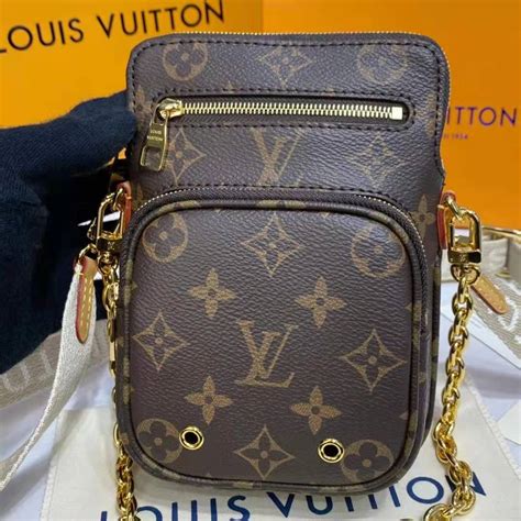 LOUIS VUITTON Monogram Utility Phone Sleeve 1512457